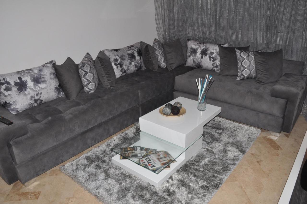 Val Fleuri Apartment With Balcony, Casablanca Exterior foto